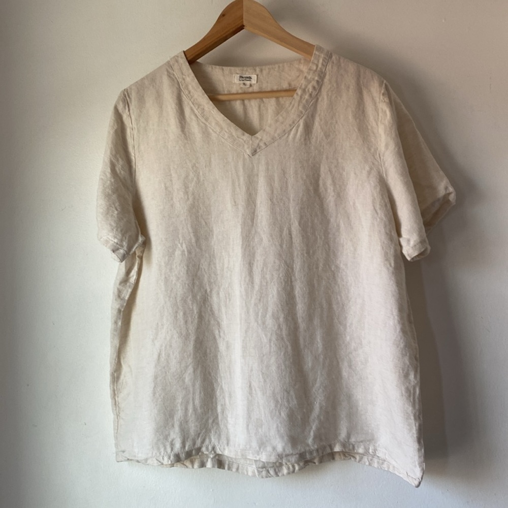 Bed Threads L Linen V Neck Top - Picture 2 of 12